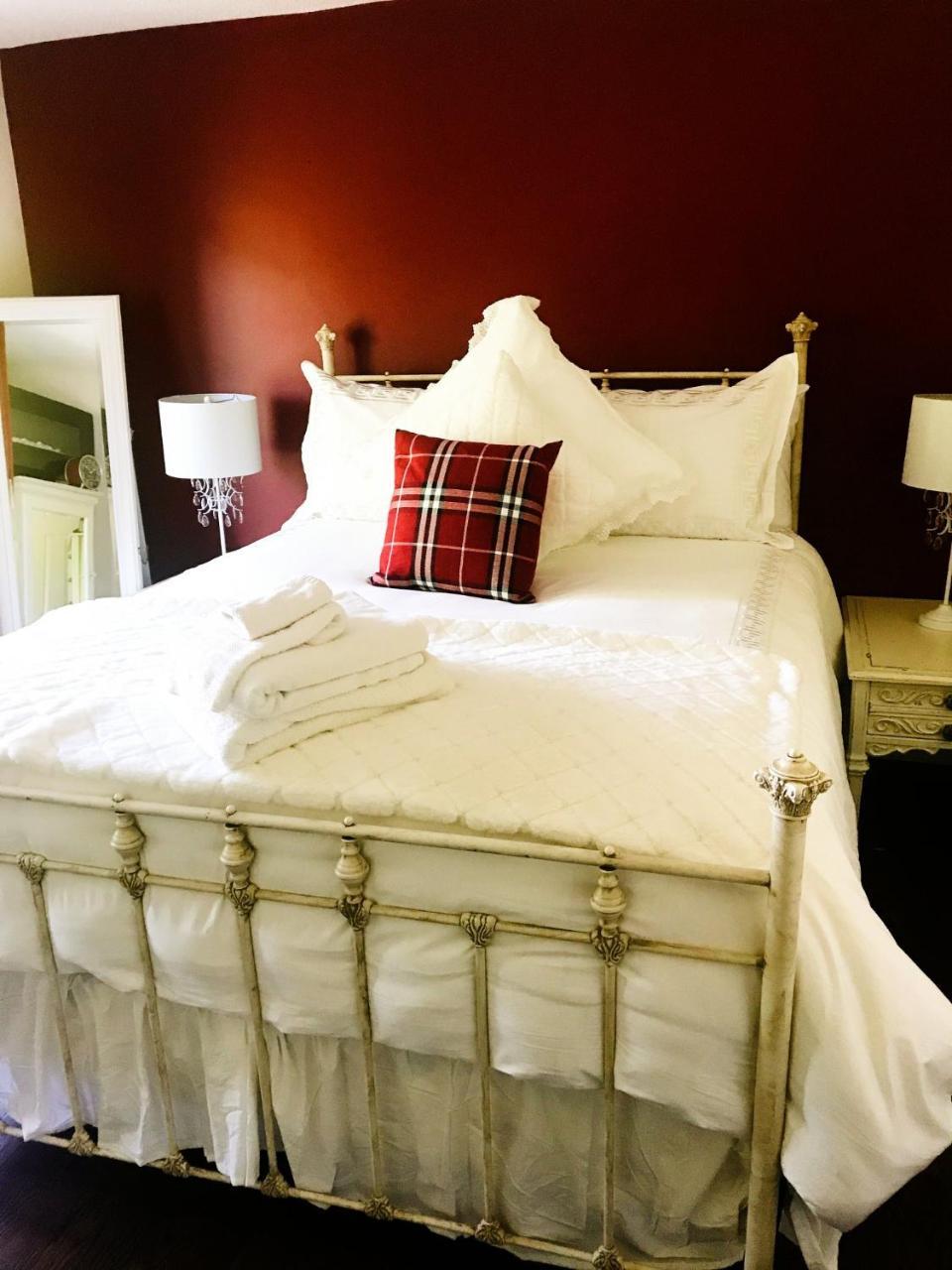 The Tartan House Bed & Breakfast Ajax Eksteriør bilde