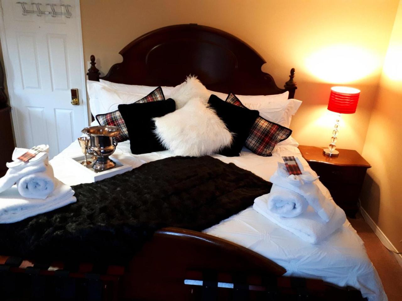 The Tartan House Bed & Breakfast Ajax Eksteriør bilde